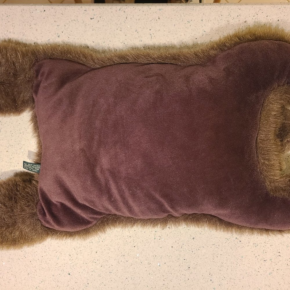 Bear-shaped pillow - Picture 3 of 5